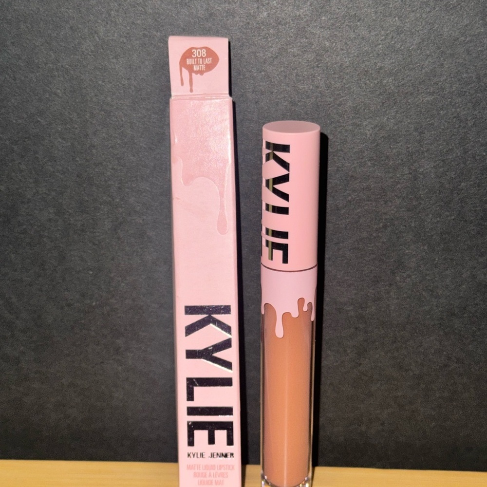 Kylie Matte Liquid Lipstick - Built To Last